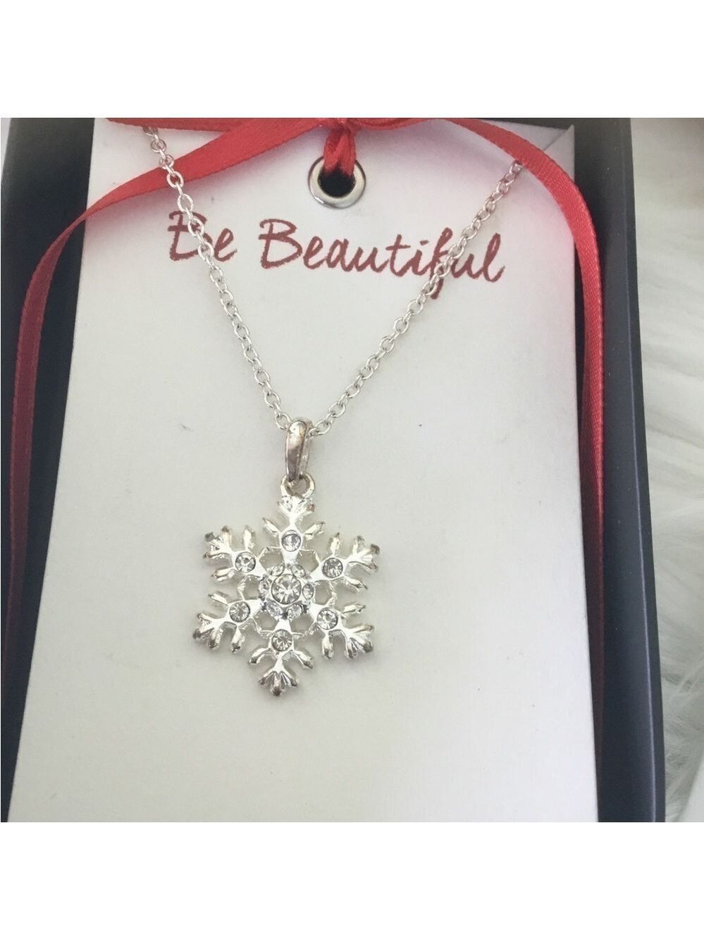 Avon Best Wishes Be Beautiful snowflake necklace